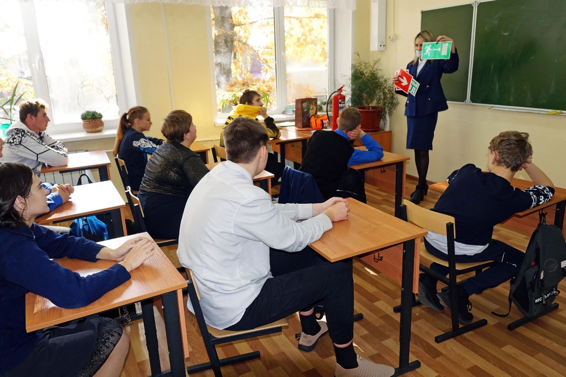 Профилактическая беседа о правилах пожарной безопасности в специализированной школе-интернате города Александрова